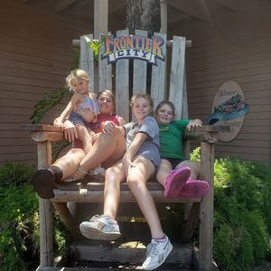 Meet your Posher, Amelia